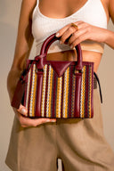 Modelo - Ilhabela Mini Bag - Vinho